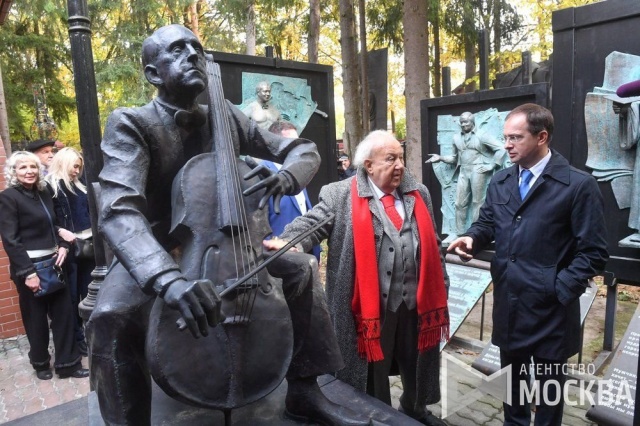 Министр культуры Мединский посетил открытие обновленной галереи Зураба Церетели во Внуковском