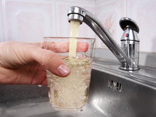 ВНИМАНИЕ: жителям пос.ДСК"Мичуринец" просьба воздержаться от употребления в пищу водопроводной воды в связи с аварией