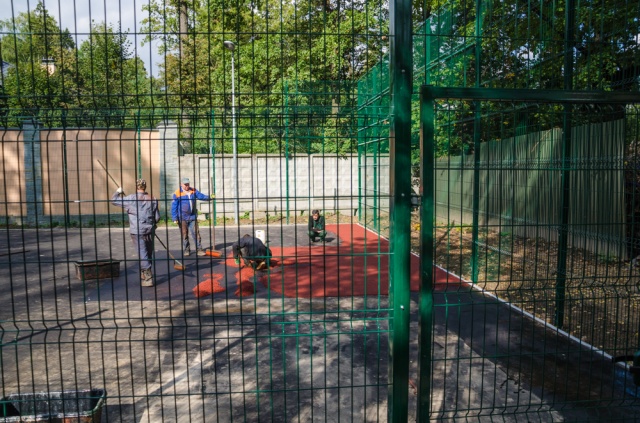 Спортивную площадку в поселке ДСК «Мичуринец» отремонтируют и дооснастят