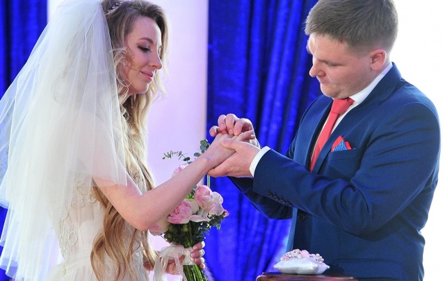 Москвичи смогут выбрать день бракосочетания за год до торжества через онлайн-сервисы