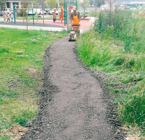 Новую пешеходную дорожку к детской площадке оборудовали по улице Омская