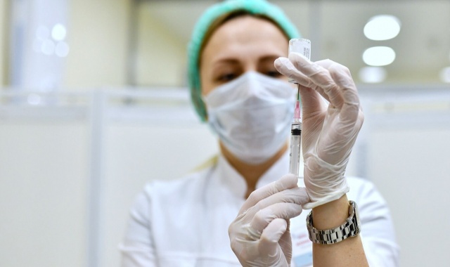 Городская поликлиника №212 приглашает жителей поселения Внуковское на вакцинацию от коронавируса