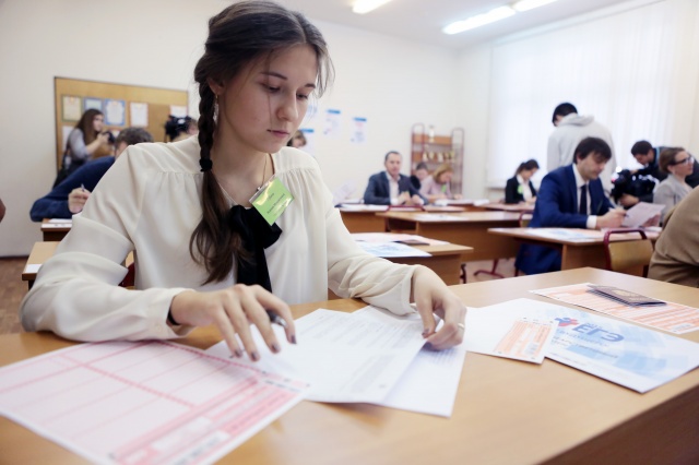 Московские школьники сдадут литературу и физику