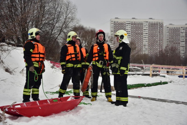 Толщину льда в целях безопасности измерят в Новой Москве