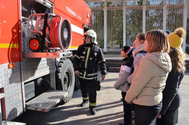 В поселении Московский прошла выставка спасательной техники