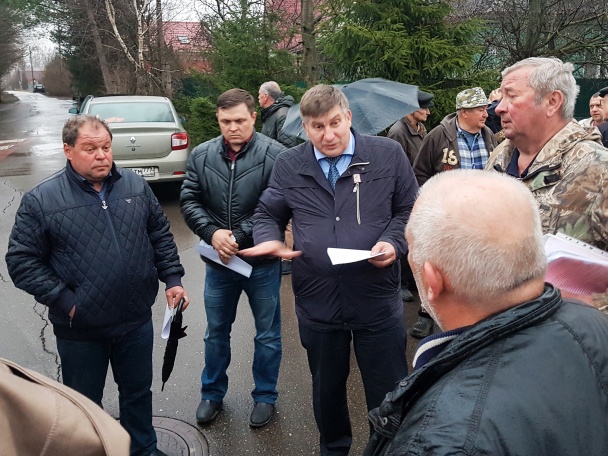 В деревне Внуково состоялась встреча главы администрации с жителями