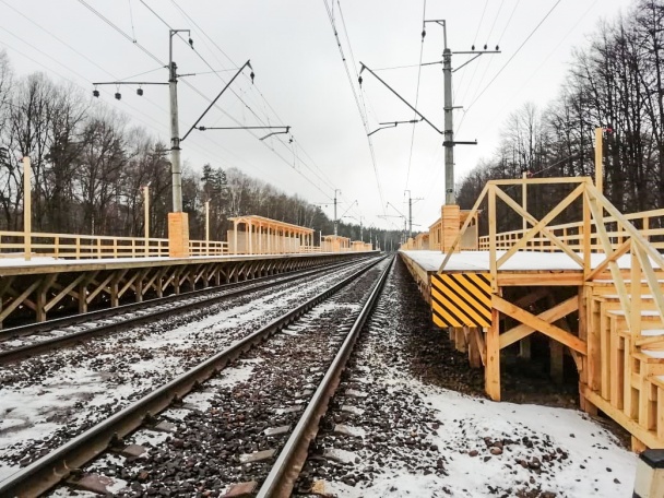 Временные платформы установили на станциях "Мичуринец" и "Внуково"