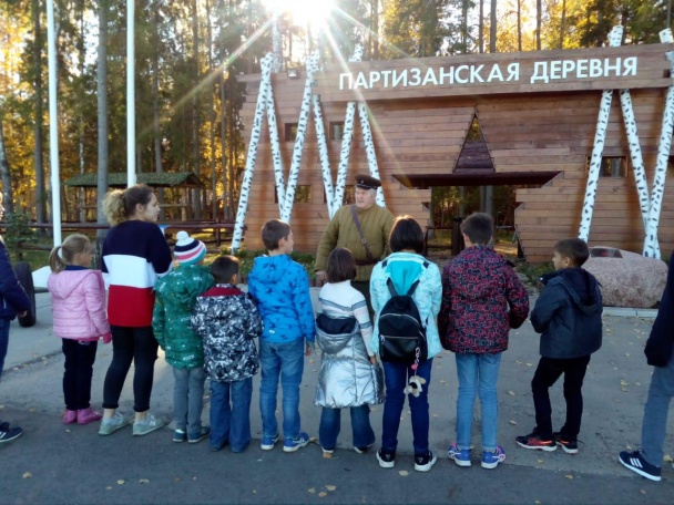 Дети из Центра «Молодая гвардия» побывали на экскурсии о военной технике