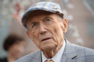 На 85-м году из жизни ушел поэт Евгений Евтушенко