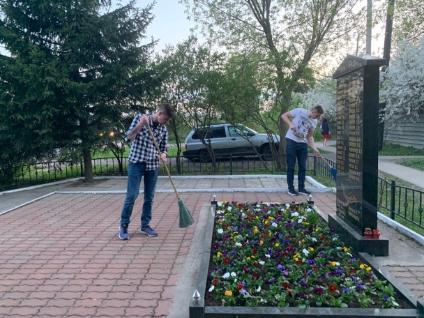 Молодежная палата поселения приняла участие в мемориально-патронатной акции