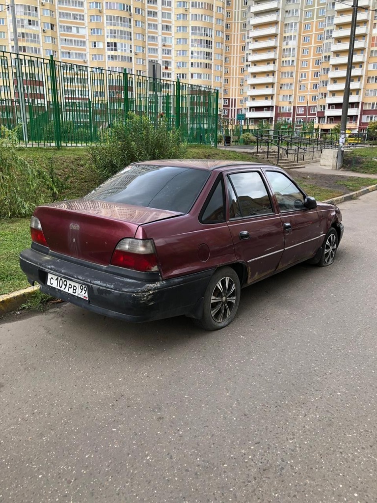 На территории поселения Внуковское обнаружено предположительно брошенное и разукомплектованное транспортное средство