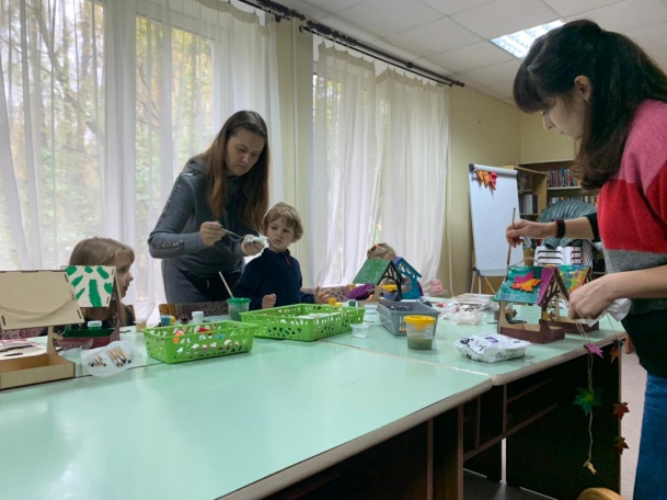 Молодые парламентарии Внуковского провели мастер-класс по созданию кормушек