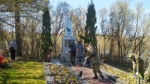 Патронатную акцию по уборке памятников провели во Внуковском
